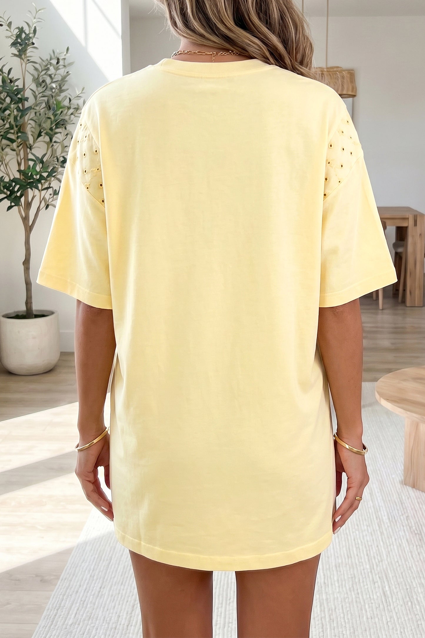 Eyelet Embroidered Lace Splicing Sleeve Loose T Shirt Dress - Yellow